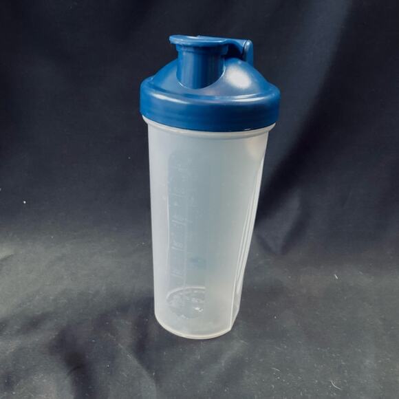 NWOT Classic Blender Bottle, no spring - Picture 2 of 3